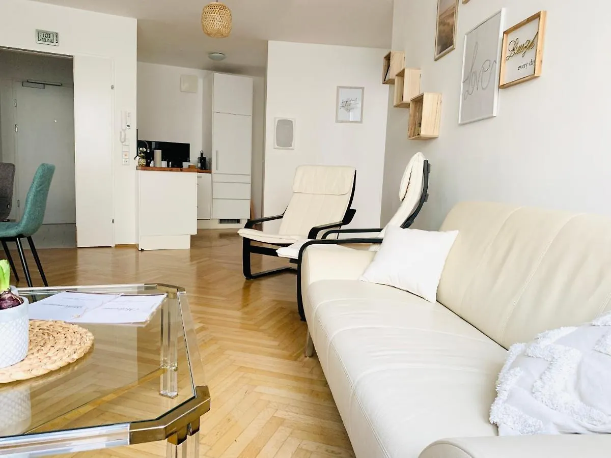 Ruhige Wohnung Im Gasometer Wien *Wifi*U3*Netflix*